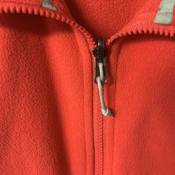 The North Face women’s fleece jacket in a medium size - Picture 8 of 13
